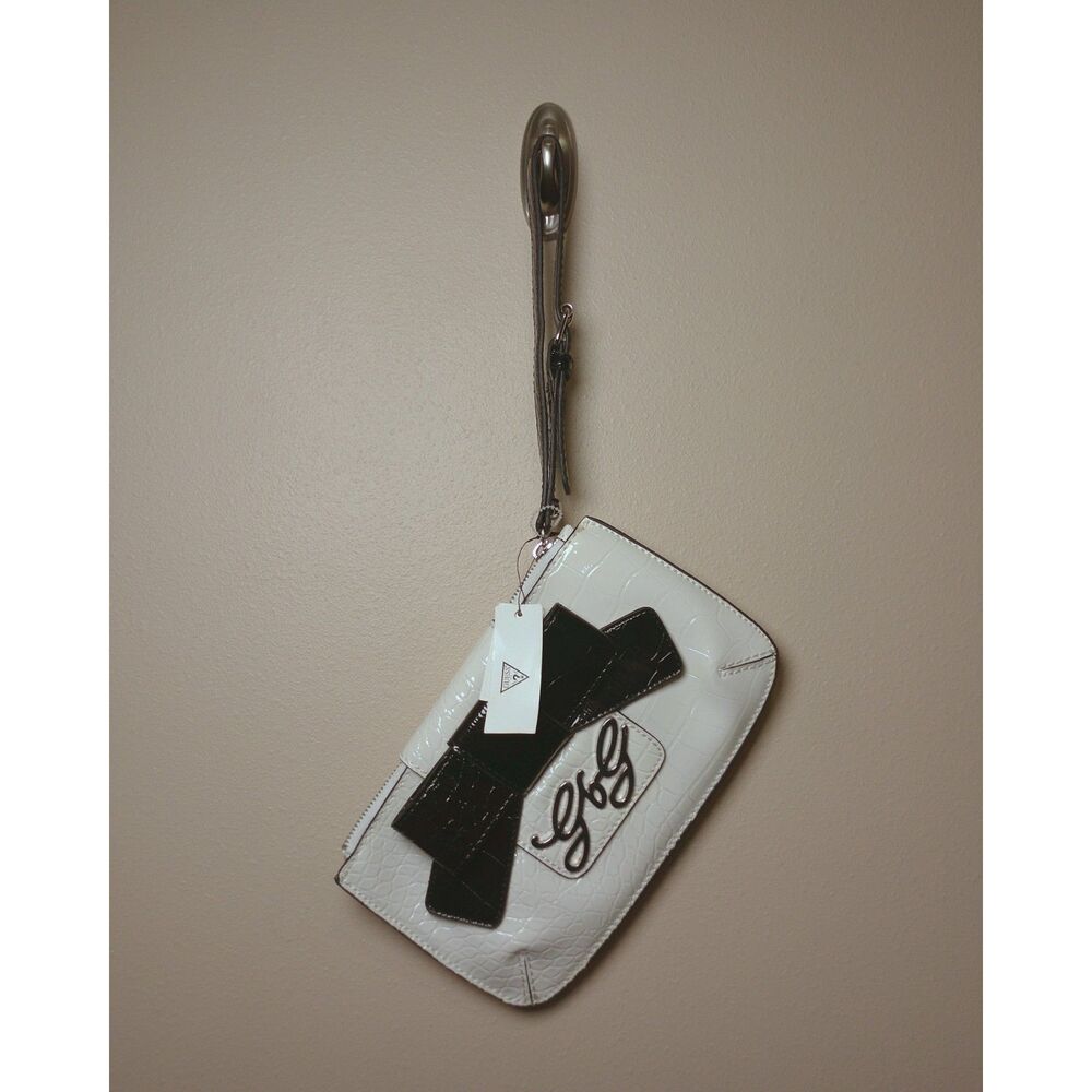 NWT Guess Lindsey Mini Wristlet Clutch White Black Bow Croc Patent Wallet Y2K - Picture 2 of 9